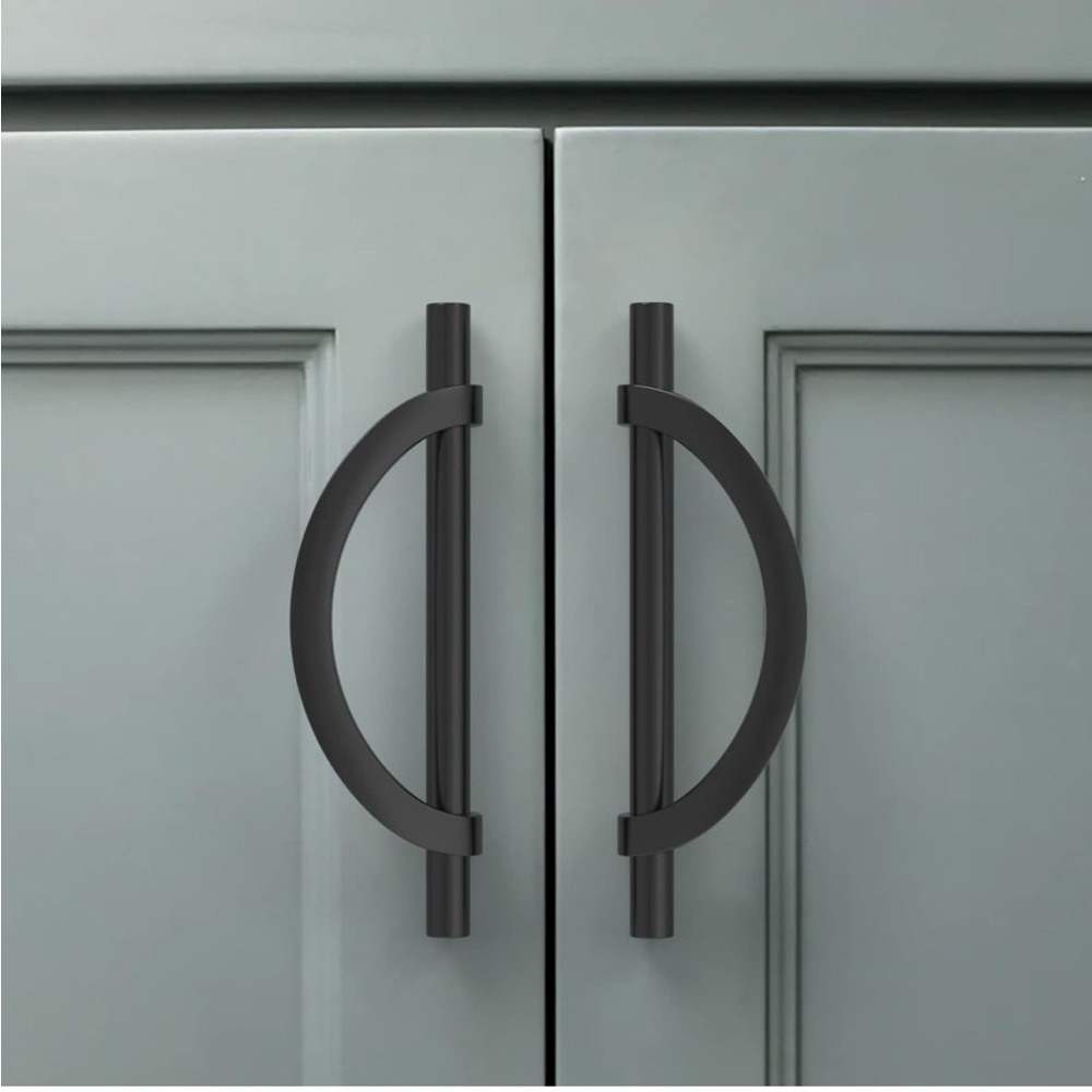 Amerdeco 10 Pack Matte Black Cabinet Pulls 5 Inch(128MM) Hole Centers.